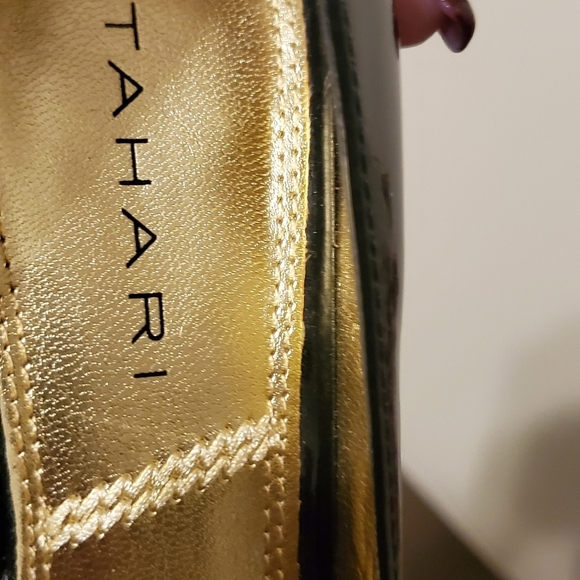 Tahari Black  shiny patent leather open toe shoes size 6M - Picture 8 of 14